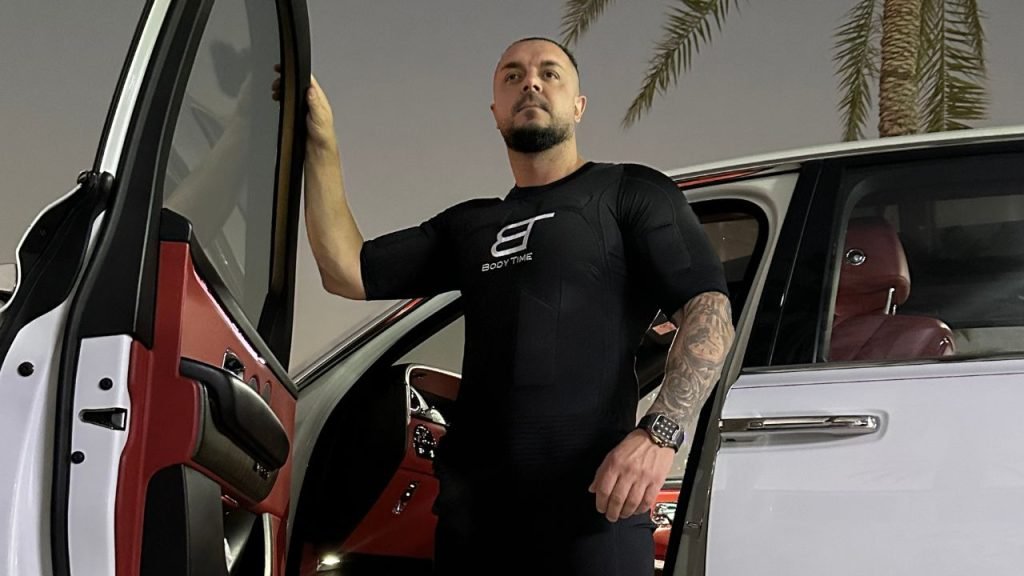 Norbert Simonis ONE EMS Train Like a Pro iBody